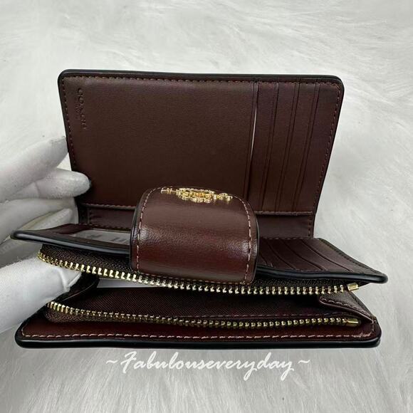 Coach Medium Corner Zip Wallet In Calf leather/Gold/Maple CR791 NWT - Picture 6 of 6